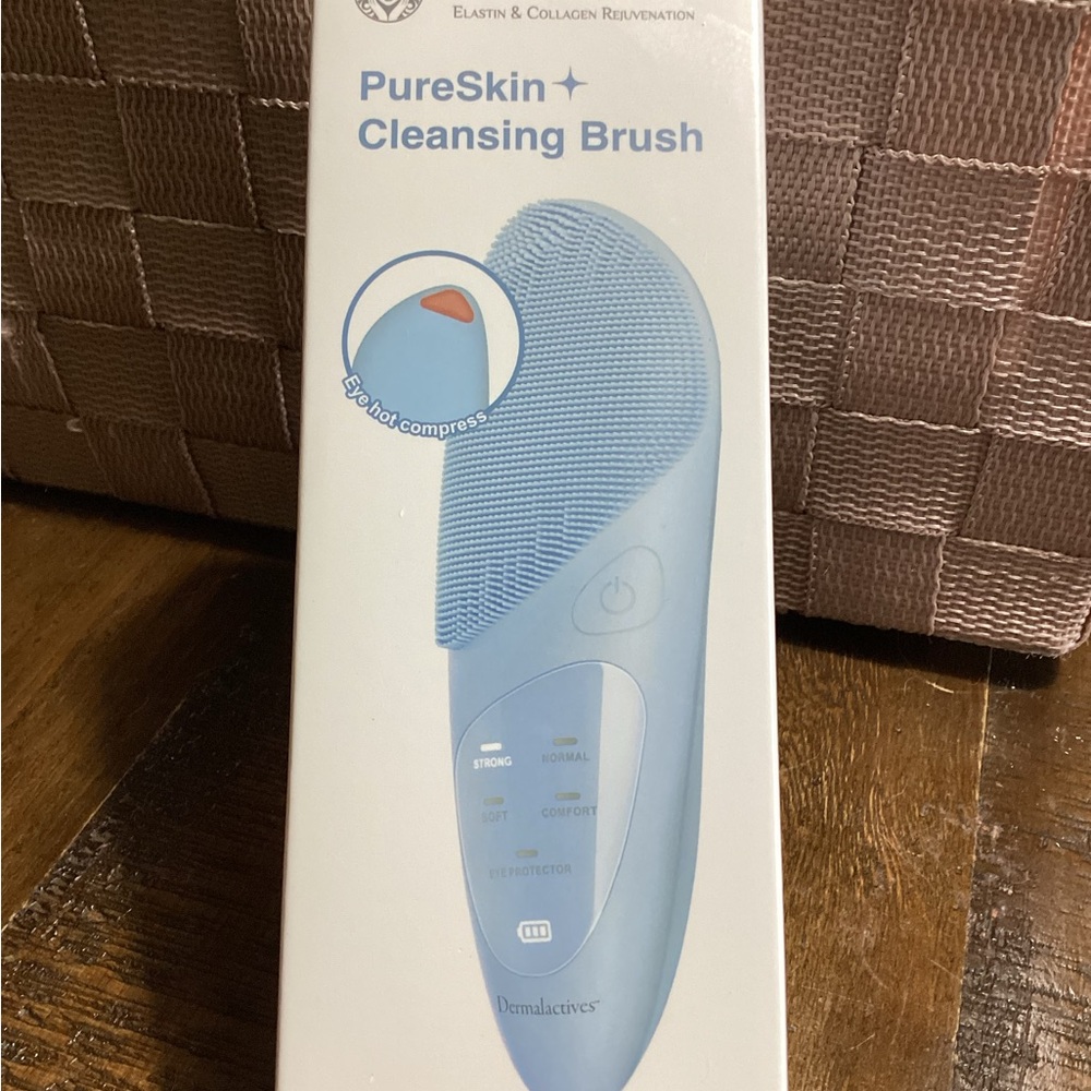 Blue Cleansing Brush